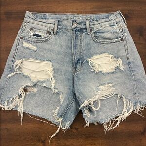American Eagle Jean Shorts Women’s 4 90s Boyfriend Short Light Wash Distressed
